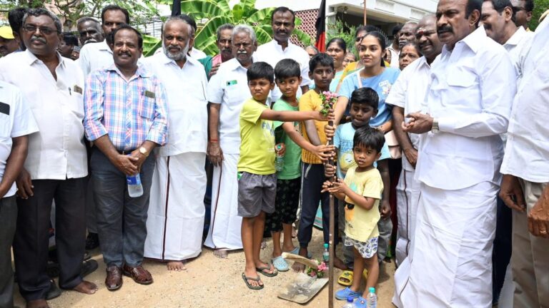 Minister inaugurates completed projects in Erode